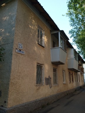 пер. Замятина,25 в Серове - serov.yutvil.ru - фото 1
